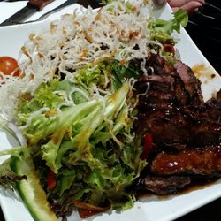 Shaun's Tavern - Chilli beef salad