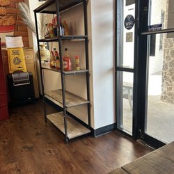 Arlanderz Chicken Joint - Condiments stand