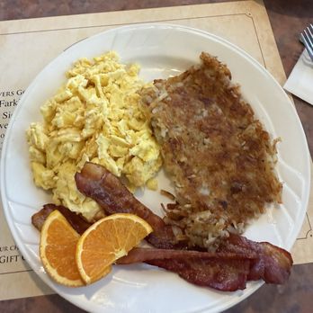 Ard Farkle's Grub and Grog - Comfort Food Near Me - Three Rivers, California
