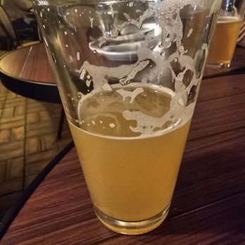 Four Bricks By La Crosta - Everywhere beer - Italian Near Me - Whittier, California Four Bricks By La Crosta - Everywhere beer - Italian Near Me - Whittier, California