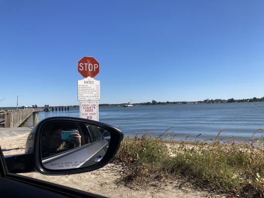 Oxford Bellevue Ferry by null