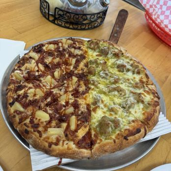 Zeppo's Pizza - Hawaiian BBQ and Chile Verde Pizza - Pizza Near Me - Bakersfield, California Zeppo's Pizza - Hawaiian BBQ and Chile Verde Pizza - Pizza Near Me - Bakersfield, California