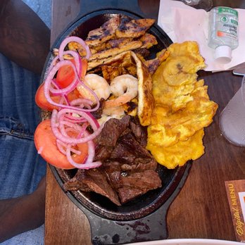 Noches de Colombia - Chicken.steak.shrimp platter - Colombian Near Me - Montclair, New Jersey