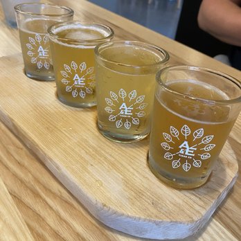 Ash & Elm Cider - Flight - Cideries Near Me - Carmel, Indiana Ash & Elm Cider - Flight - Cideries Near Me - Carmel, Indiana