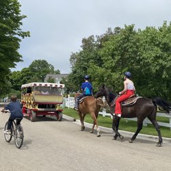 Cindy's Riding Stable - Trail Ride with Cindy's Riding Stables
