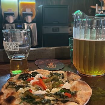 Long Beach Beer Lab - Pizza, beer pitcher, bar view - Breweries Near Me - Long Beach, California