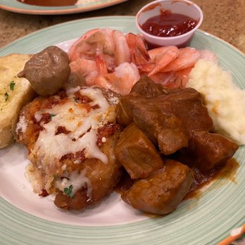 Garden Buffet - Garlic Bread, Chicken Parmesan, Peel-Off Shrimp, Mashed Potatoes, and Beef - Buffets Near Me - Las Vegas, Nevada