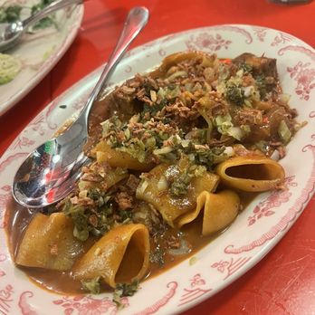 Holy Basil - Thai Near Me - Santa Monica, California