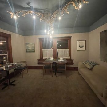 Lovina - Upstairs seating area - New American Near Me - Calistoga, California