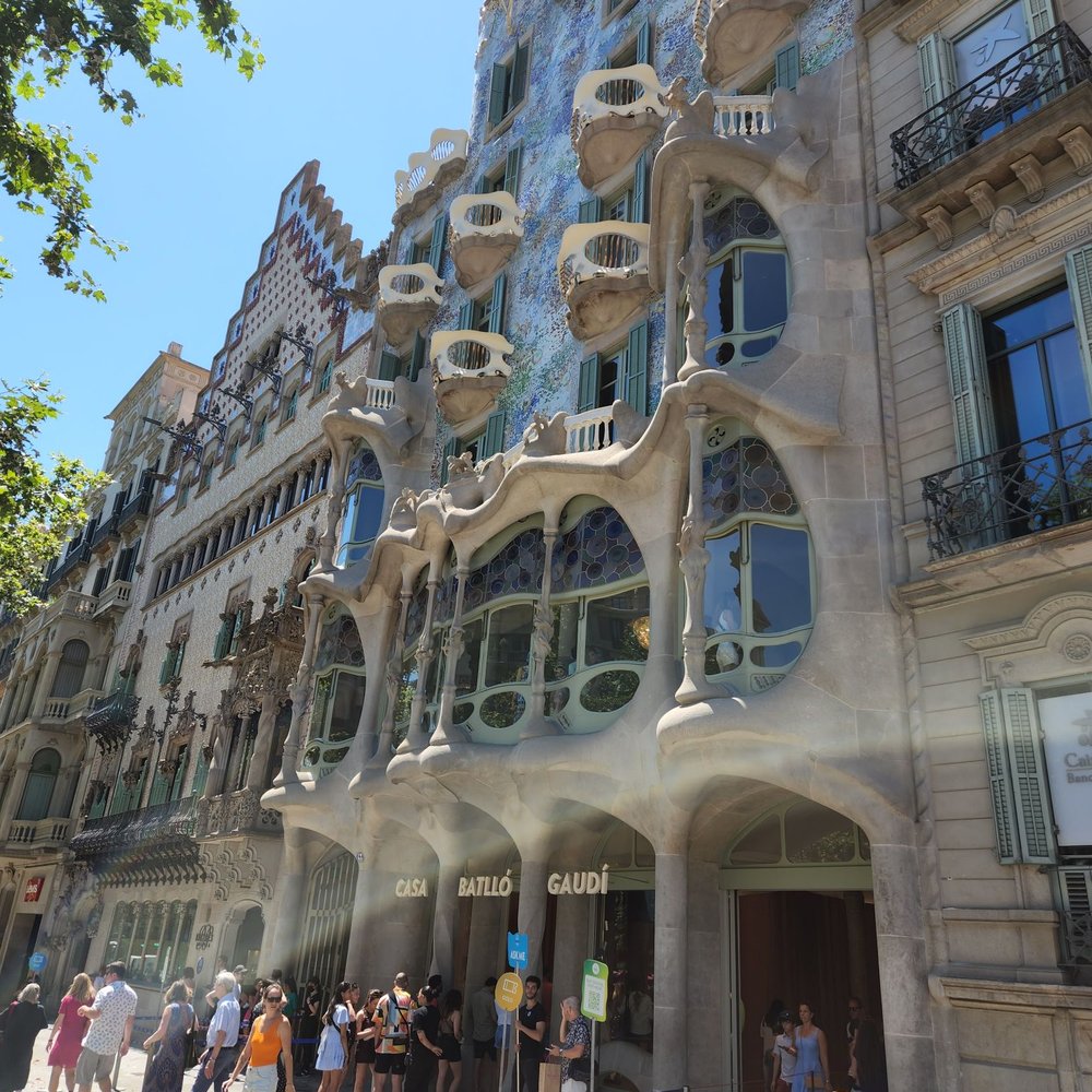 Casa Batlló - Landmarks & Historical Buildings Near Me - Barcelona, B Casa Batlló - Landmarks & Historical Buildings Near Me - Barcelona, B