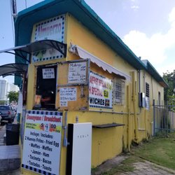 La Diferencia - [Photo: Instagram.com/latinabroad] Afuera / outside