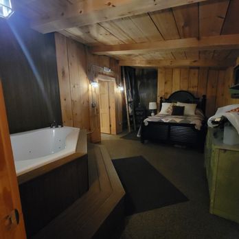 Schafer Barn on the Hill - Hidden suite in barn - Venues & Event Spaces Near Me - Adair, Iowa