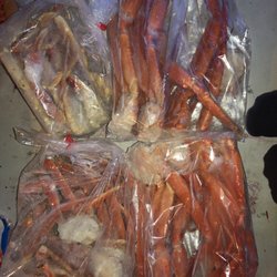 Waianae Meat Market - Snow crab on the right is from Waianae meat market and on the left is from times. Times had choke ice on theirs