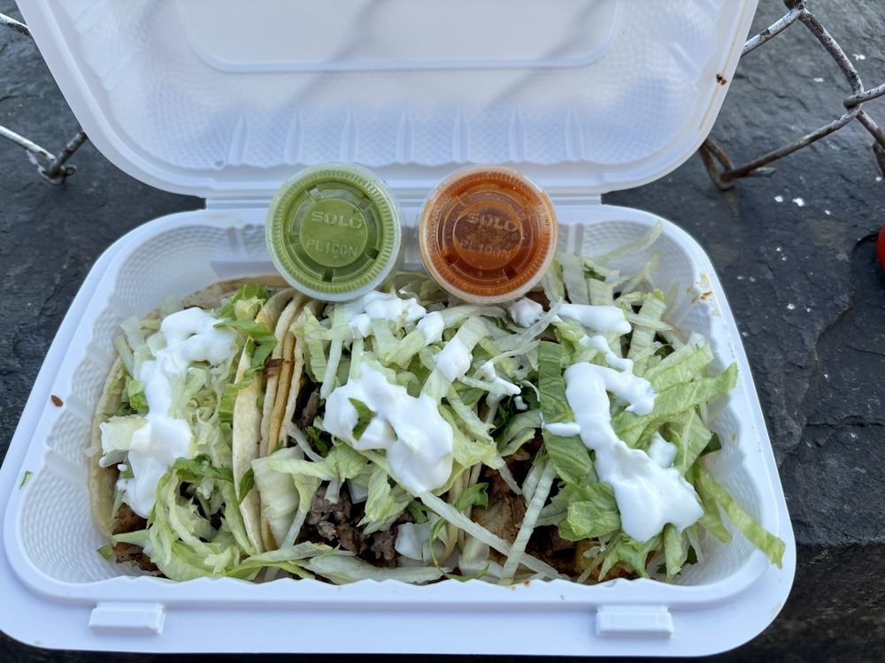 Food from Taqueria Movil