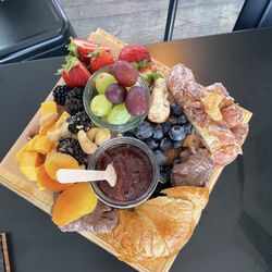 CC Sit & Sip - Snack plate.... Delicious $18