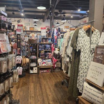 Cracker Barrel Old Country Store - American Near Me - Kissimmee, Florida Cracker Barrel Old Country Store - American Near Me - Kissimmee, Florida