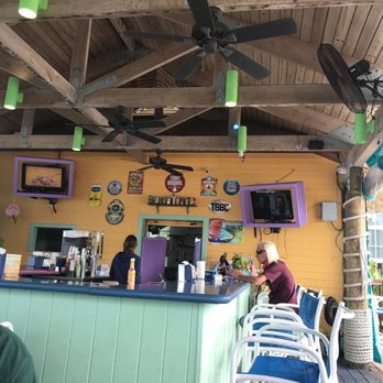 Barnacle Barney's Tiki Bar - Bar view - Tiki Bars Near Me - Marathon, Florida