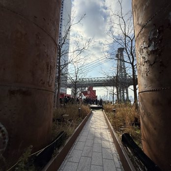 Domino Park - Nice view - Parks Near Me - Brooklyn, New York