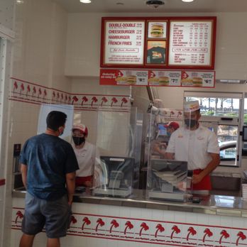 In-N-Out Burger - Order Taking - Fast Food Near Me - Bellflower, California In-N-Out Burger - Order Taking - Fast Food Near Me - Bellflower, California