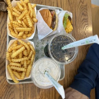 Shake Shack Walnut Creek - Burgers Near Me - Walnut Creek, California Shake Shack Walnut Creek - Burgers Near Me - Walnut Creek, California