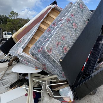 Lee Junk Removal - Junk Removal & Hauling Near Me - Estero, Florida