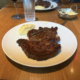 Steak & mashed potatoes