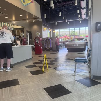 Gladys' Diner - Spacious with plenty of seating - Diners Near Me - Memphis, Tennessee Gladys' Diner - Spacious with plenty of seating - Diners Near Me - Memphis, Tennessee