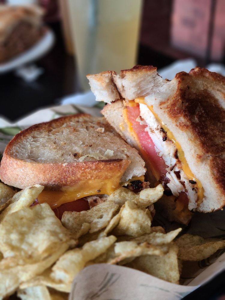 Crave Restaurant