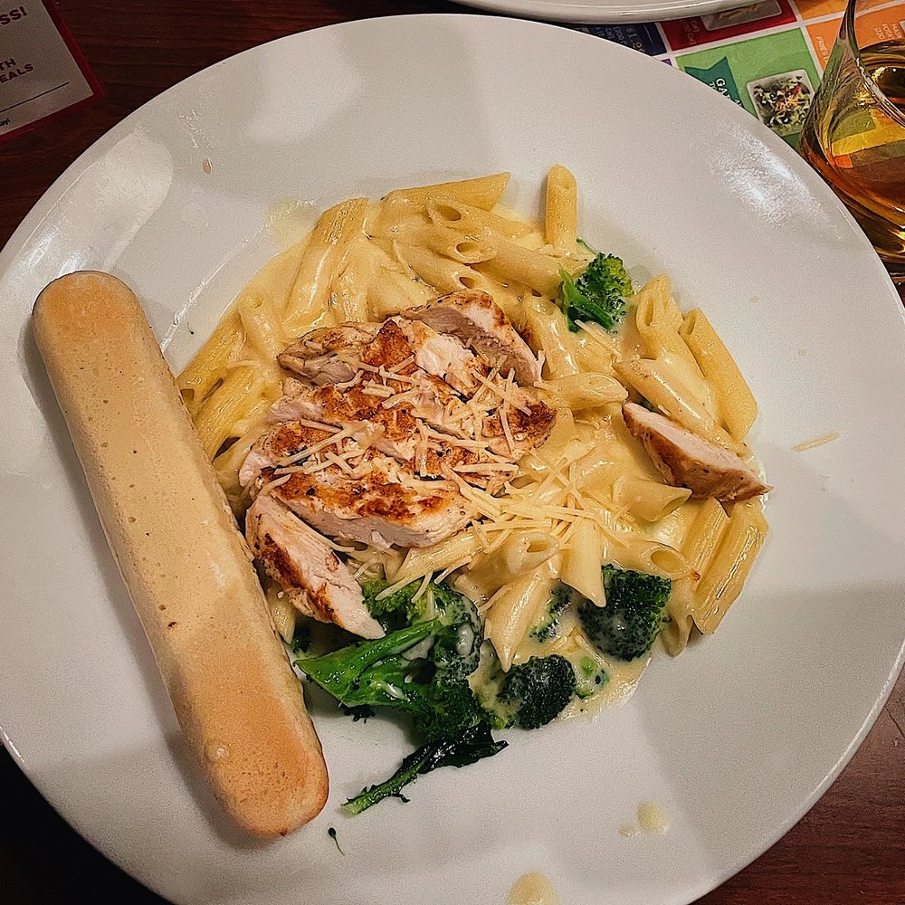 Ruby Tuesday - Chicken & Broccoli Pasta Seasoned chicken and fresh broccoli over penne pasta in Parmesan cream. - American Near Me - Elizabeth, New Jersey Ruby Tuesday - Chicken & Broccoli Pasta Seasoned chicken and fresh broccoli over penne pasta in Parmesan cream. - American Near Me - Elizabeth, New Jersey