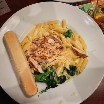 Ruby Tuesday - Chicken & Broccoli Pasta Seasoned chicken and fresh broccoli over penne pasta in Parmesan cream. - American Near Me - Elizabeth, New Jersey Ruby Tuesday - Chicken & Broccoli Pasta Seasoned chicken and fresh broccoli over penne pasta in Parmesan cream. - American Near Me - Elizabeth, New Jersey