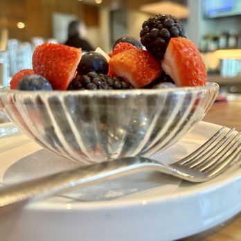 Sloane's Corner - Fruit bowl - New American Near Me - Dallas, Texas Sloane's Corner - Fruit bowl - New American Near Me - Dallas, Texas