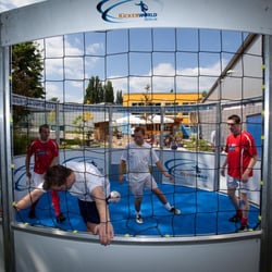 KiCKERWorld Berlin - SoccerCage 1 gegen 1 oder 2 gegen 2