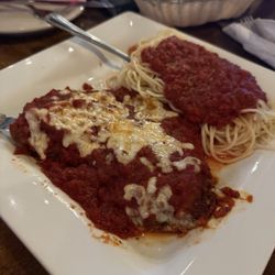 Roma's Italian Restaurant - Chicken Parmigiana