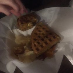 The Drunken Waffle - Dry. Very little cheese. NO rhapsody!