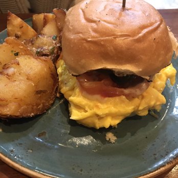 Bowery Road - Egg sandwich - New American Near Me - New York, New York