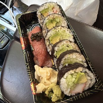 Oyishi Sushi - Snow Crab California Roll - Sushi Bars Near Me - New York, New York