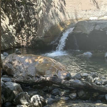 Eaton Canyon Falls Trail - Hiking Near Me - Altadena, California Eaton Canyon Falls Trail - Hiking Near Me - Altadena, California