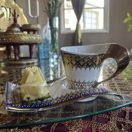 Tea and pineapple. (Chocolates and mints too!) Tea and pineapple. (Chocolates and mints too!)