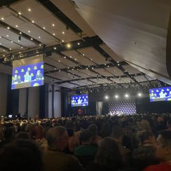 Dragon Con - We're taking the Hobbits to Dragoncon!