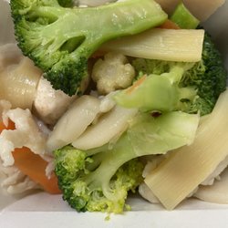 Steam chicken with mix vegetables