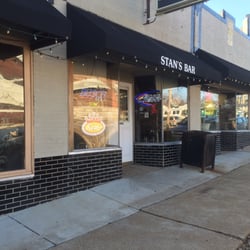 Stan's Bar - The front.