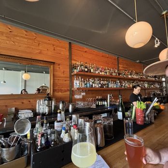 Cafe Hitchcock - The bar - New American Near Me - Bainbridge Island, Washington