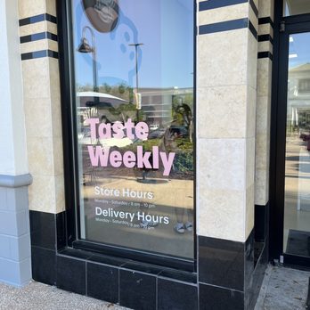 Crumbl - Viera - Bakeries Near Me - Melbourne, Florida