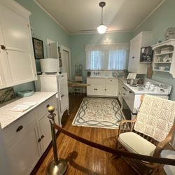 Billy Graham Library - Mother's kitchen