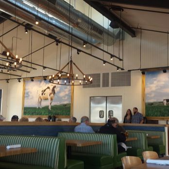 Zinburger - Interior. - Burgers Near Me - Gilbert, Arizona Zinburger - Interior. - Burgers Near Me - Gilbert, Arizona