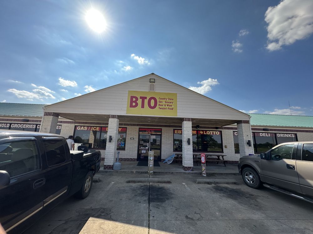 NEW TWIN OAK COUNTRY STORE 3668 County Rd 192 E, Kilgore, Texas Gas