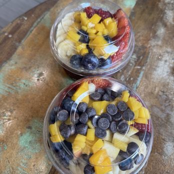 Juice n' Bowls - 2 small bowls with açaí as the base - Juice Bars & Smoothies Near Me - Glendora, California Juice n' Bowls - 2 small bowls with açaí as the base - Juice Bars & Smoothies Near Me - Glendora, California