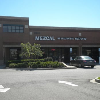 El Mezcal - the front of a restaurant - Mexican Near Me - Arlington, Tennessee