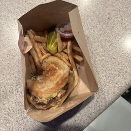 Cheeseburger with fries Cheeseburger with fries