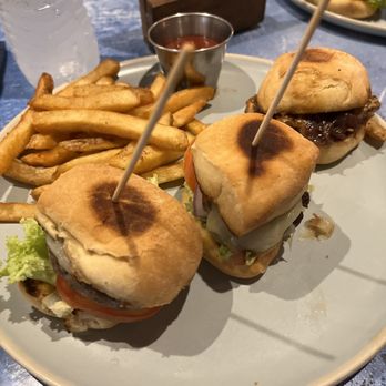 Qulture - 2 bacon&chs sliders, 1 pulled pork slider... Sunday special - Cocktail Bars Near Me - Puerto Vallarta, JAL